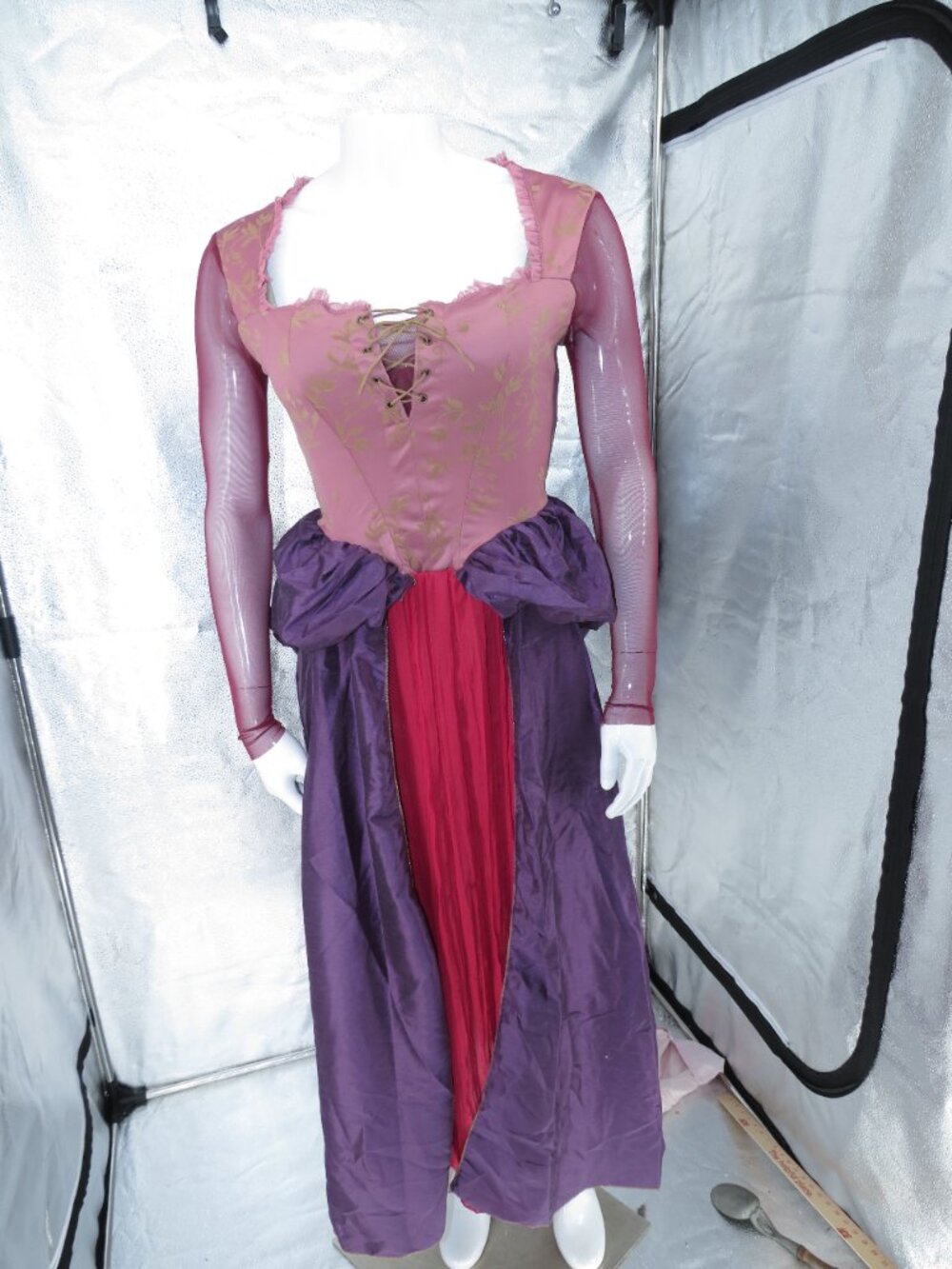 Hocus Pocus Sarah Sanderson Costume Dress Sm Purple Red Disney Spirit Halloween